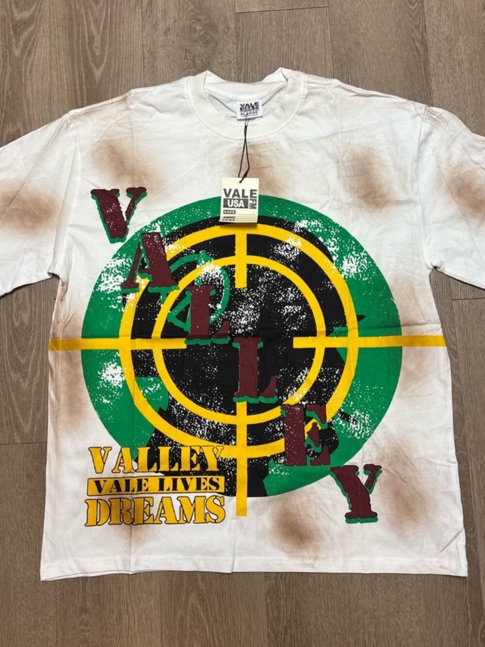 Vale Dreams Graphic T-Shirt Size XL